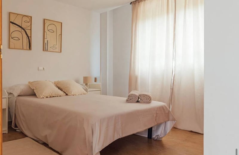 Rental of a spacious villa with pool, 250 m², Alicante Golf, Alicante, Spain